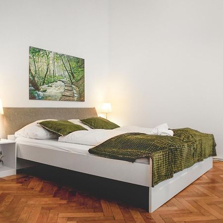 Commodious 3Br Apt. Ideal For Families And Friends Apartment Виена Екстериор снимка