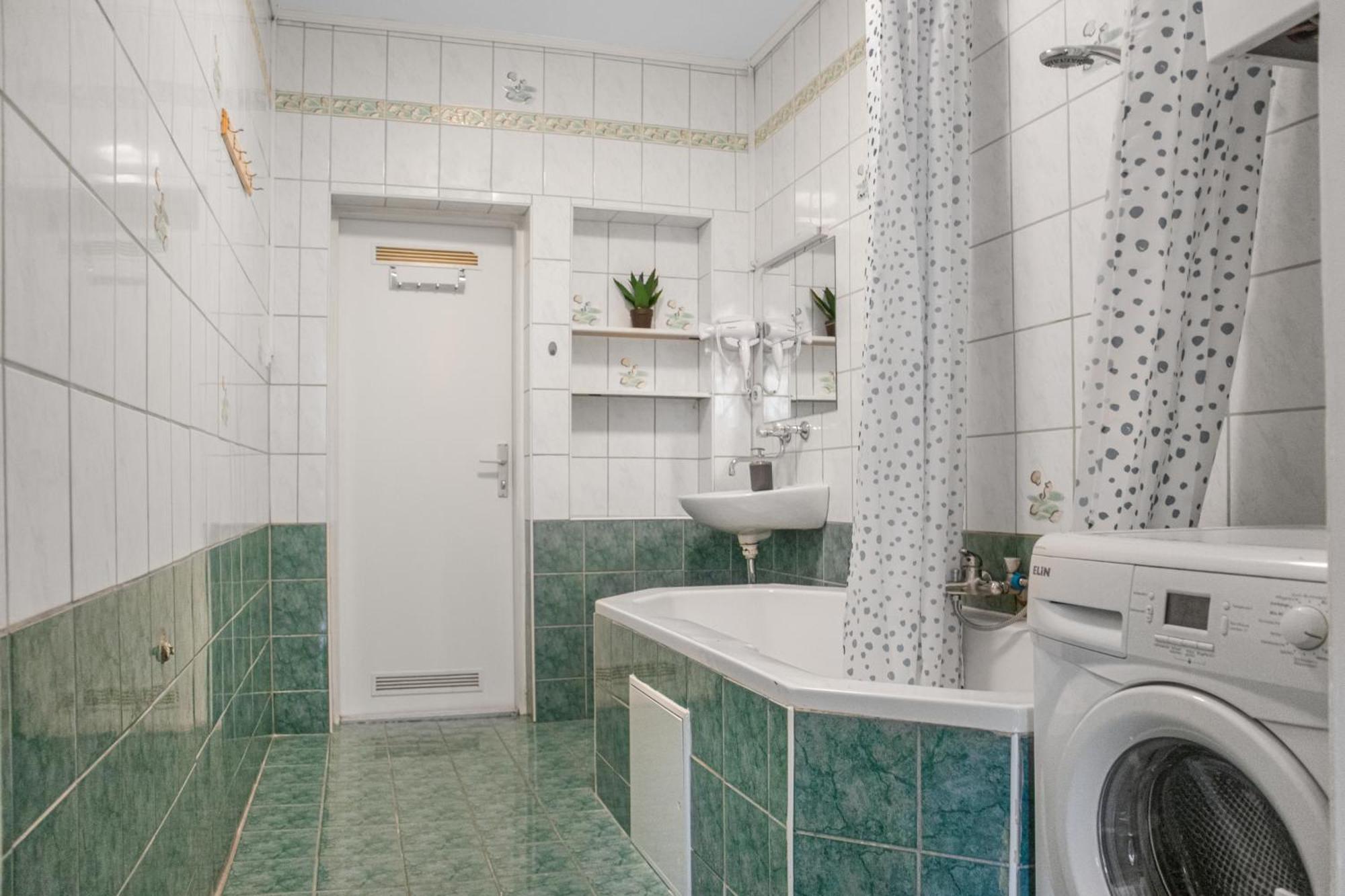 Commodious 3Br Apt. Ideal For Families And Friends Apartment Виена Екстериор снимка